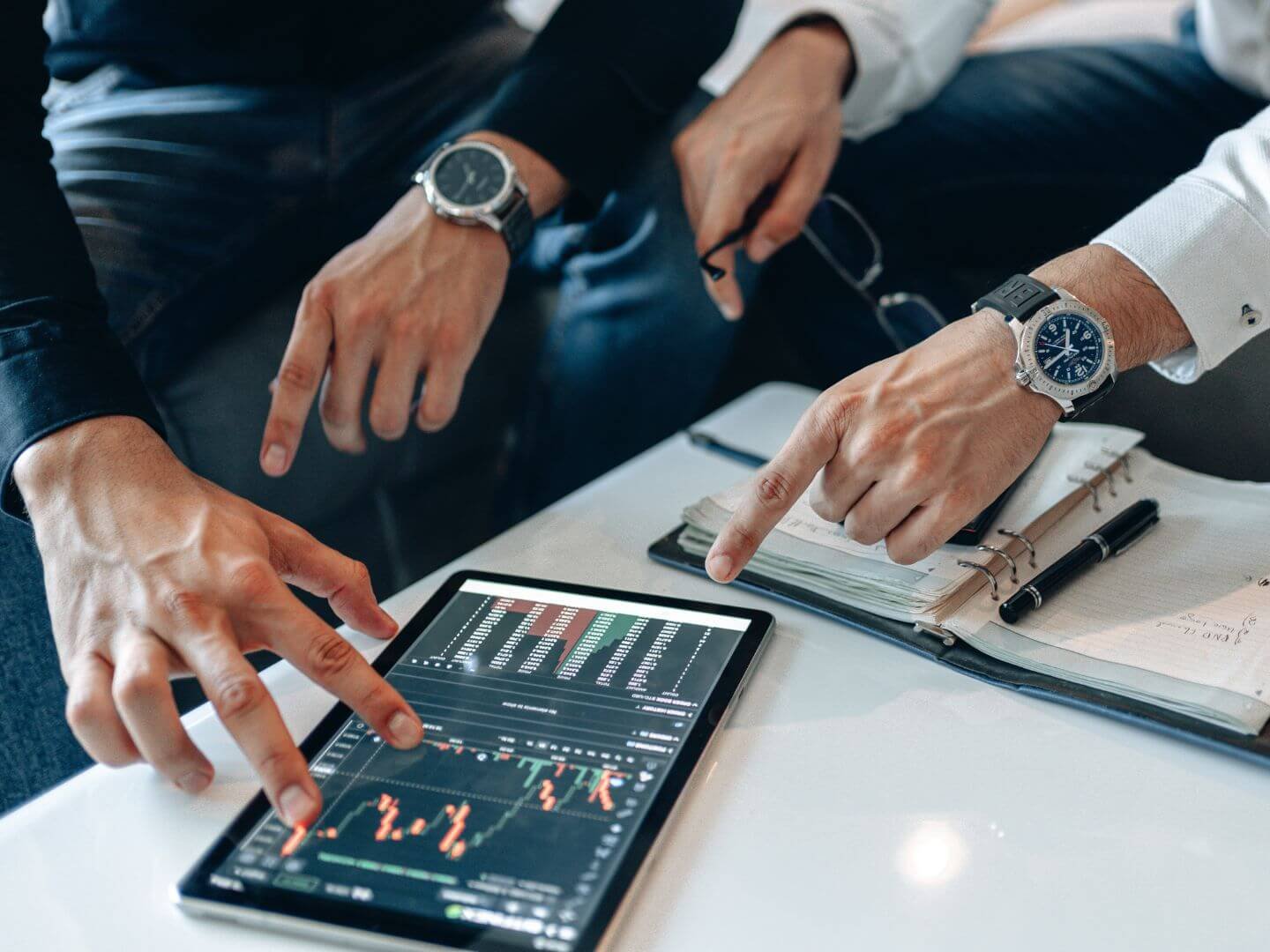 1 aistride-consultoria-hubspot-crm-b2b-automatizacion-reporting